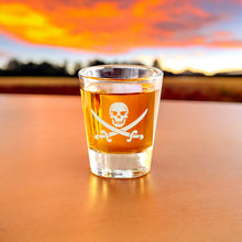 Load image into Gallery viewer, 2oz SkULL AnD CroSsBlades crossbones Shot Glass