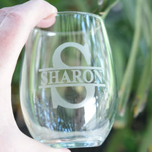 Load image into Gallery viewer, 15oz PERSONALIZED - Stemless Wine Glass + Coaster - Split letter monogram