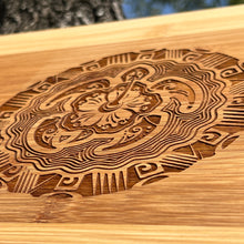 Load image into Gallery viewer, Hawaiian Turtle Cutting Board 14&#39;&#39;x9.5&#39;&#39;x.5&#39;&#39; Bamboo