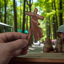 Load image into Gallery viewer, Jesus carrying cross - Cedar Ornament