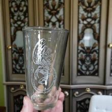 Load image into Gallery viewer, 16oz Beer Mug - Alien Fossil