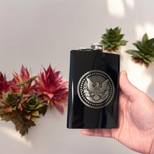 Load image into Gallery viewer, 8oz Presidential Seal Black Flask