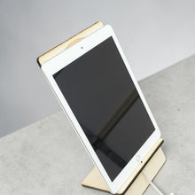 Load image into Gallery viewer, Easel - Cell phone and Pad - Demon Trap