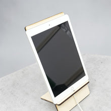 Load image into Gallery viewer, Easel - Cell phone and Pad - Worlds most awesome film editor
