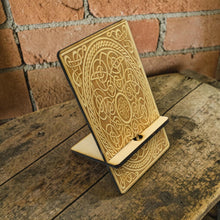 Load image into Gallery viewer, Easel - Cell phone and Pad - Celtic Design
